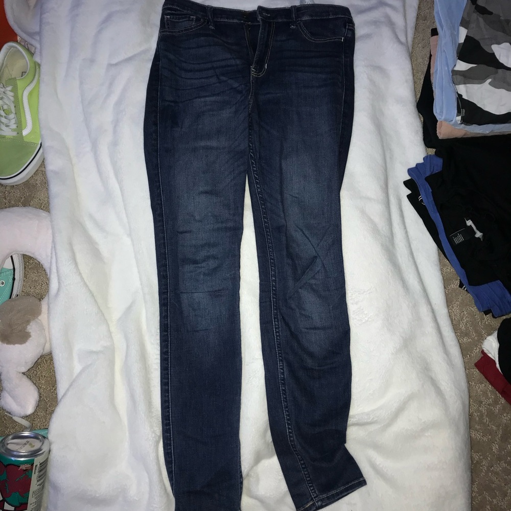 HOLLISTER JEANS